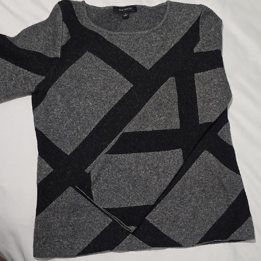 Ann Taylor Wool-Blend Gray and Black Crew Neck Sweater w/ Geometric Pattern - Picture 8 of 8